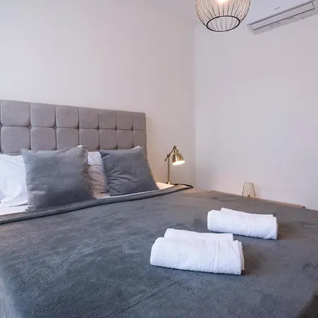 Cba Waterfront Apartment Belgrade