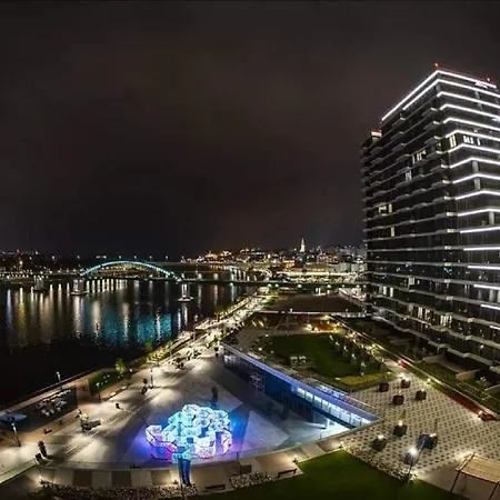 Cba Waterfront Apartment